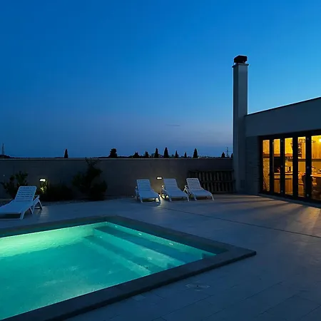 Mare - Modern With Swimming Pool And Jacuzzi Вілла Пула