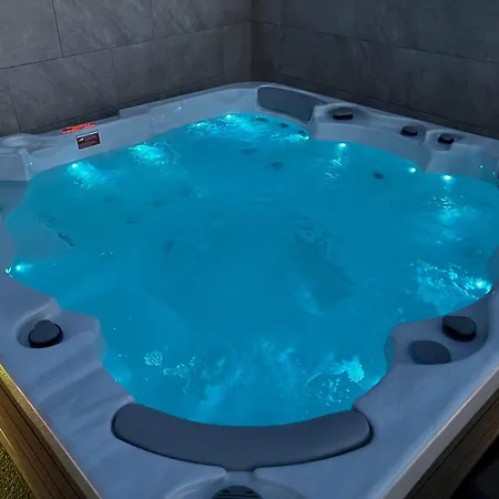 Mare - Modern With Swimming Pool And Jacuzzi *