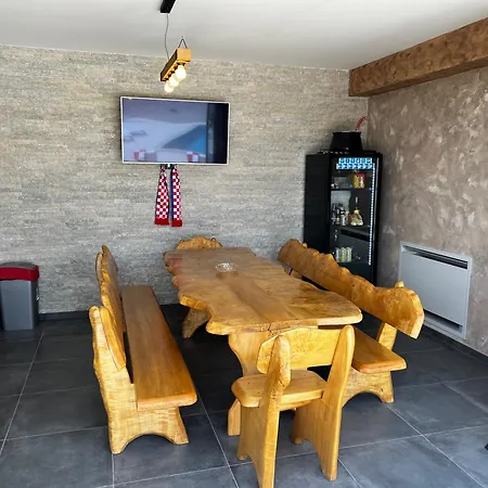 Mare - Modern With Swimming Pool And Jacuzzi Villa