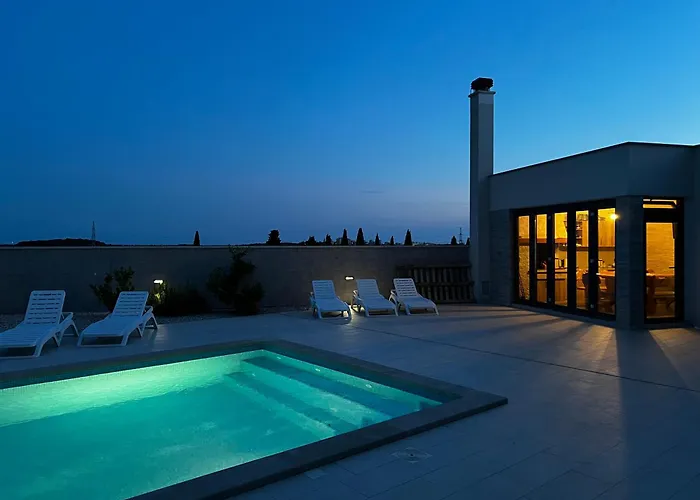 Mare - Modern With Swimming Pool And Jacuzzi Villa Póla