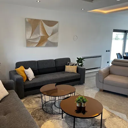 Vila Mare - Modern With Swimming Pool And Jacuzzi Pula