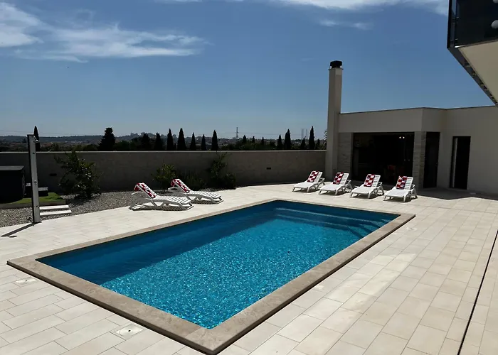 Mare - Modern With Swimming Pool And Jacuzzi *