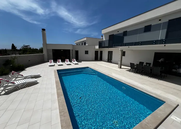 Mare - Modern With Swimming Pool And Jacuzzi