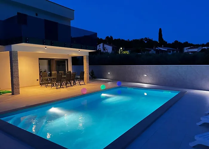 Mare - Modern With Swimming Pool And Jacuzzi Пула